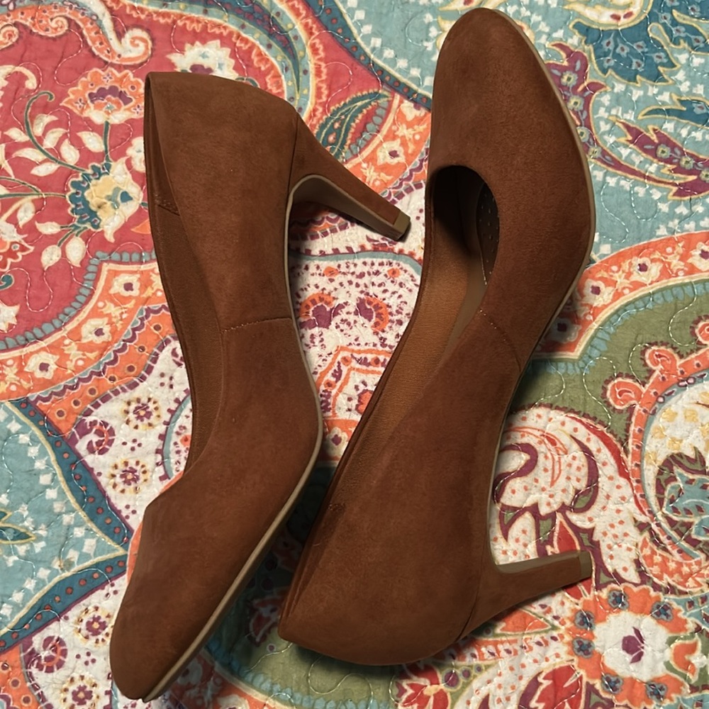 Women's Cognac Brown Comfort Heels
